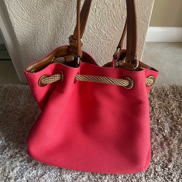 COPY - Michael Kors Jet Set Large Gathered Salmon Tote - Picture 4 of 7